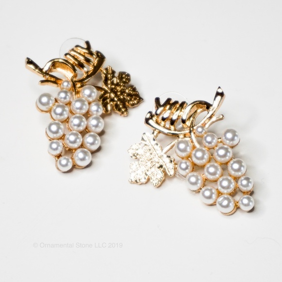 ORNAMENTAL STONE Lacey Grape Cluster Faux Pearl - Picture 4 of 8